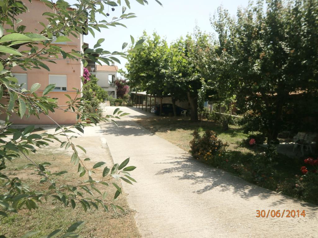 Ioannis Avrades Apartments Agiakampos  Zewnętrze zdjęcie