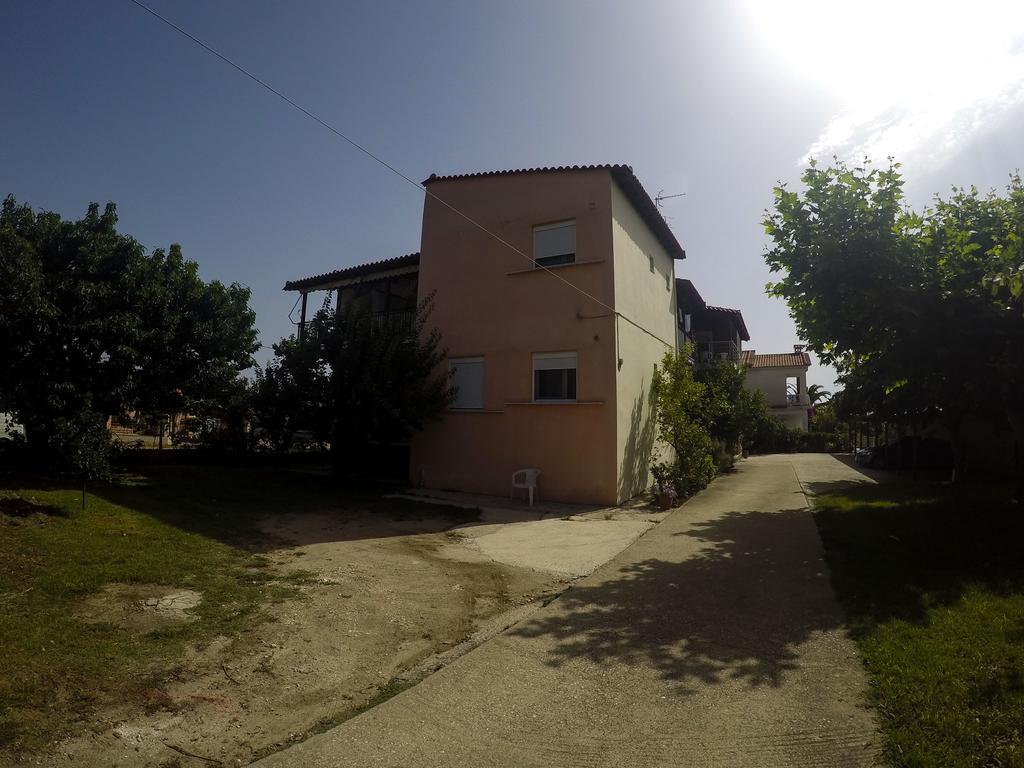 Ioannis Avrades Apartments Agiakampos  Zewnętrze zdjęcie