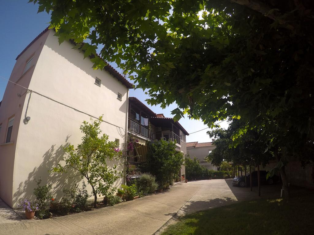 Ioannis Avrades Apartments Agiakampos  Zewnętrze zdjęcie